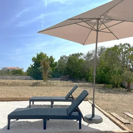 Casa 70 - Surfboard Included *